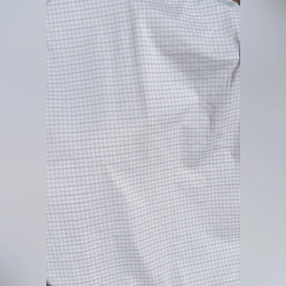 Van Heusen Men's Dress Shirt Slim Fit / Ultra Wrinkle Free - 14-14½ 32/33 Small - Picture 8 of 10